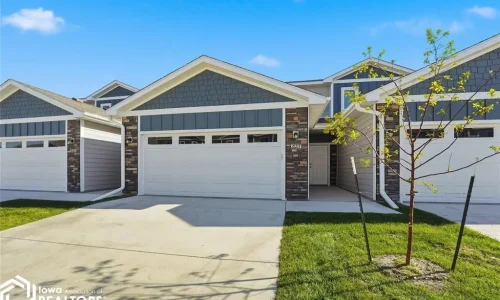 227 NW Waverly Drive