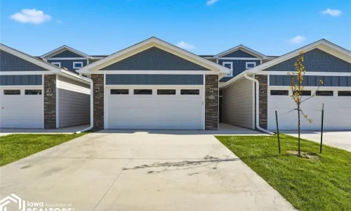 249 NW Waverly Drive