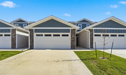 253 NW Waverly Drive